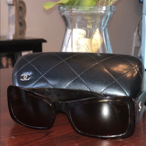 Chanel Sunglasses - Picture 4 of 8